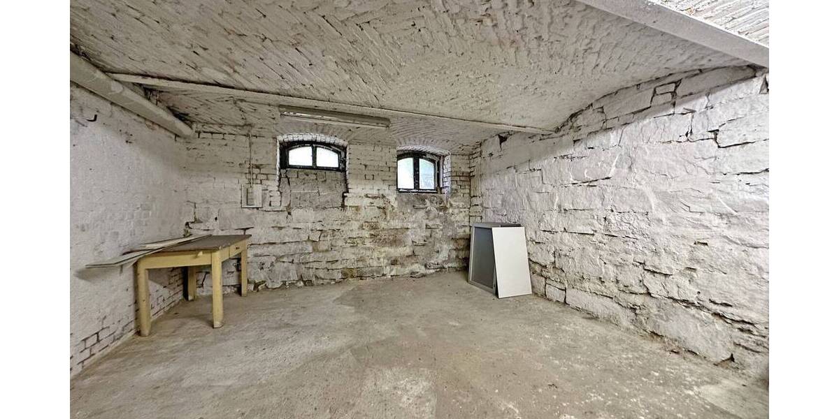 Etagenwohnung Kassel Süd - 4 Zimmer, 107 m&sup2;, 225.000&euro; | Angebot:26816145