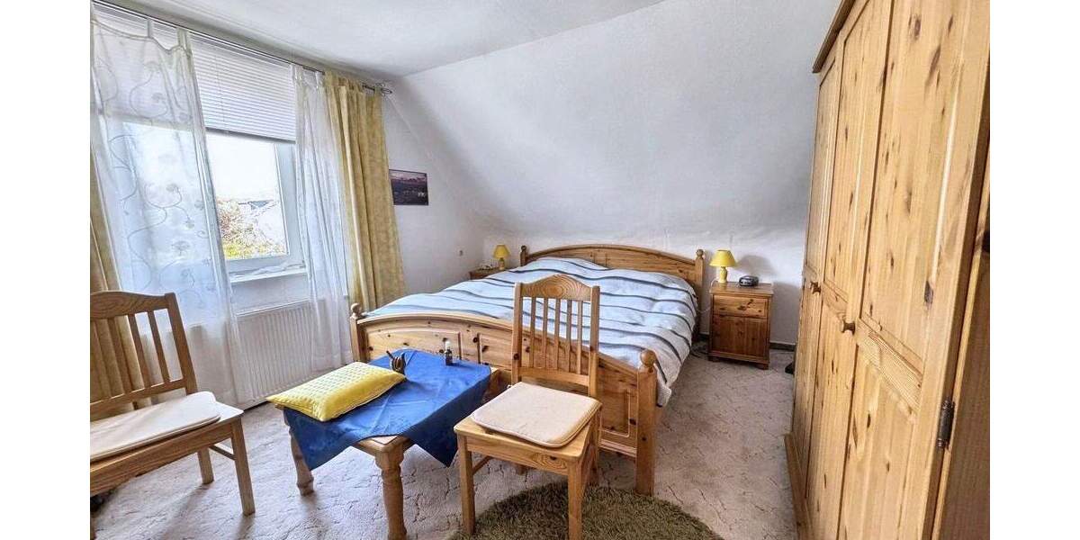 Charme der 1930er im großzügigen Mehrfamilienhaus erleben 8 zimmer