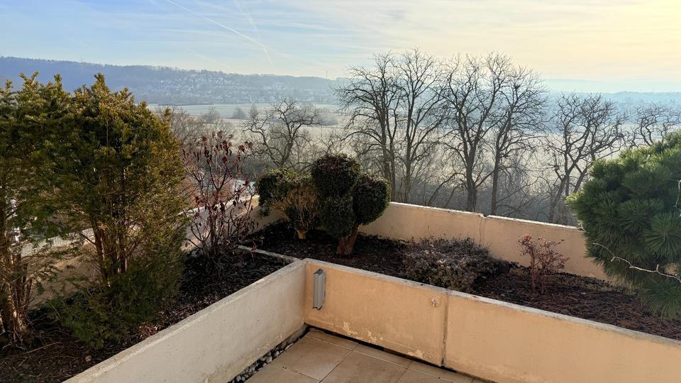 Über den Dächern von Kassel: Oberstes Geschoss mit Panoramablick 4 zimmer