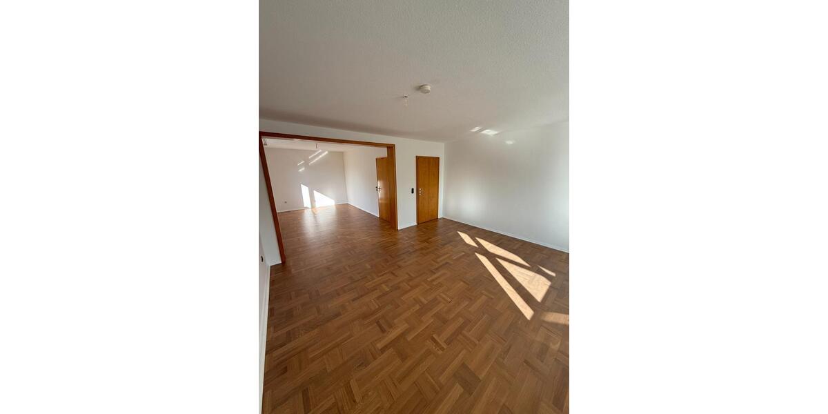 Etagenwohnung Bad Emstal - 3.5 Zimmer, 115 m&sup2;, 860&euro; | Angebot:26416298