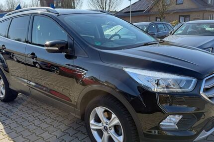 Ford Kuga 74.628 km 10.490 &euro; Fuldabrück-Bergshausen 34277