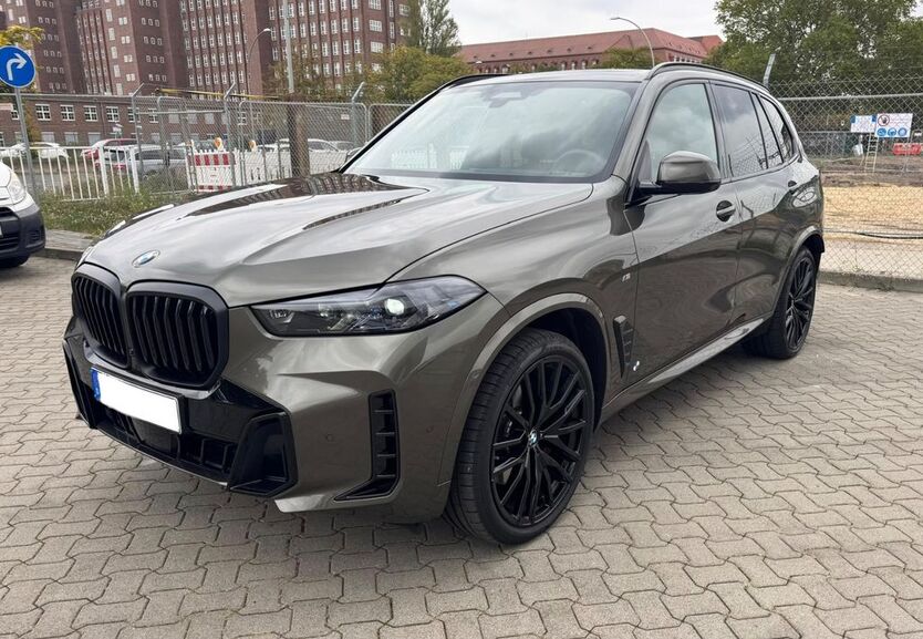 BMW X5 7.500 km 123.870 € Bad Arolsen 34454