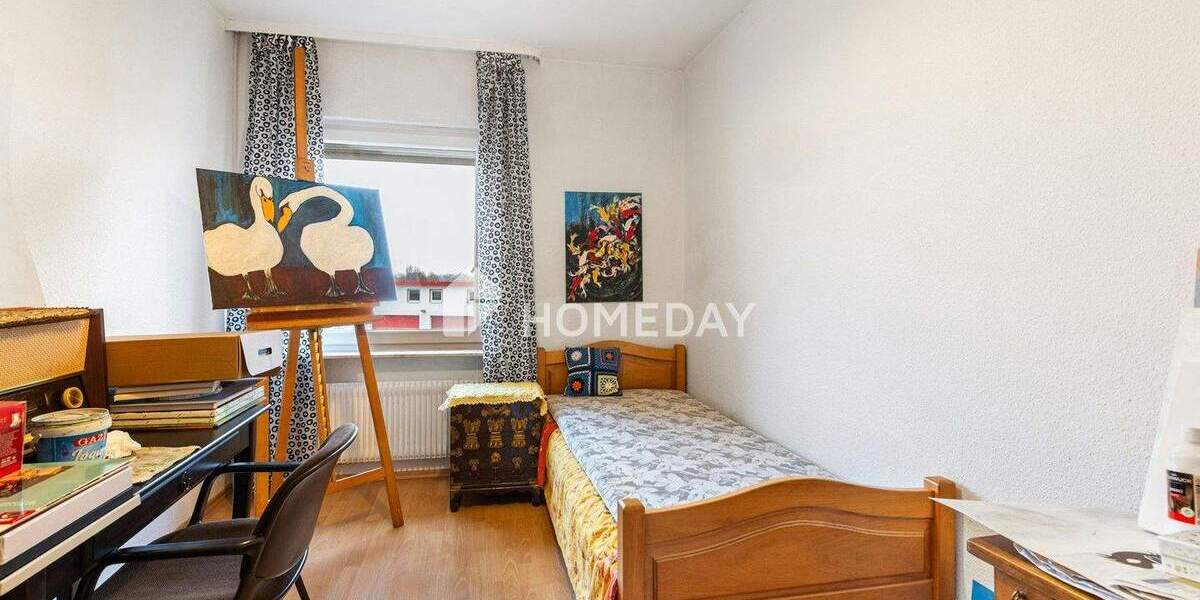 Einfamilienhaus mit zwei Wohnbereichen, großer Garage und BüroGewerbefläche 7 zimmer