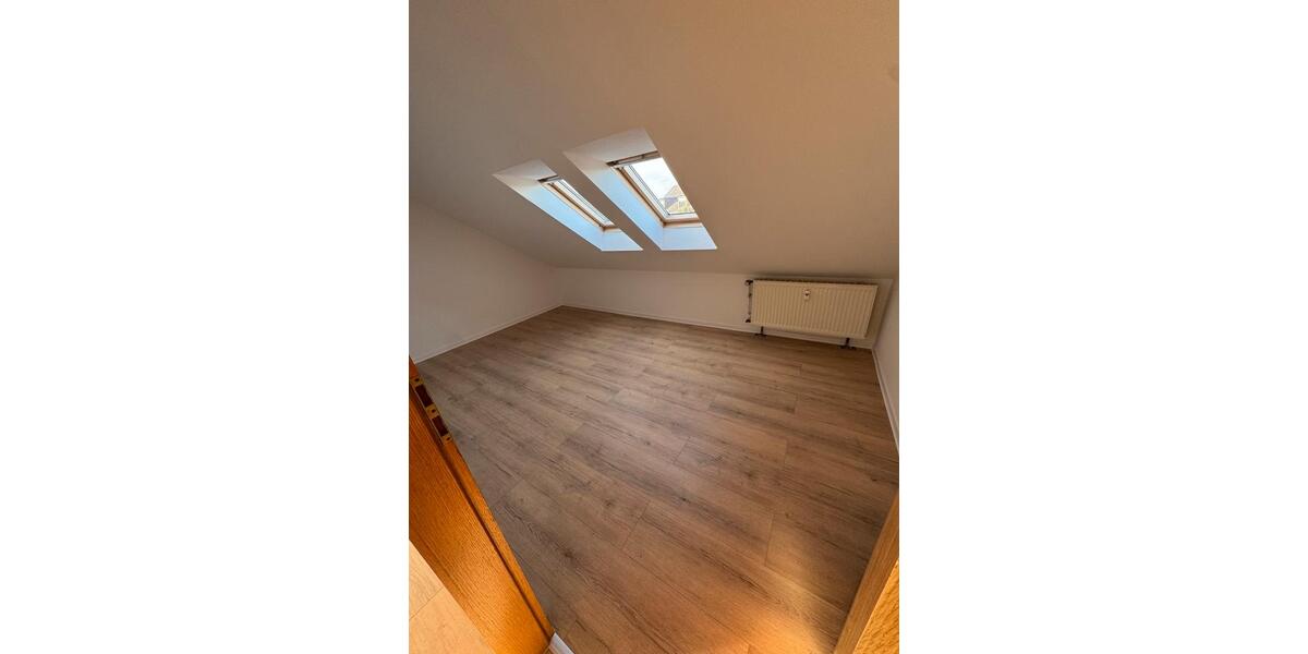 Dachgeschoßwohnung Fuldatal - 4 Zimmer, 100 m&sup2;, 950&euro; | Angebot:27584565