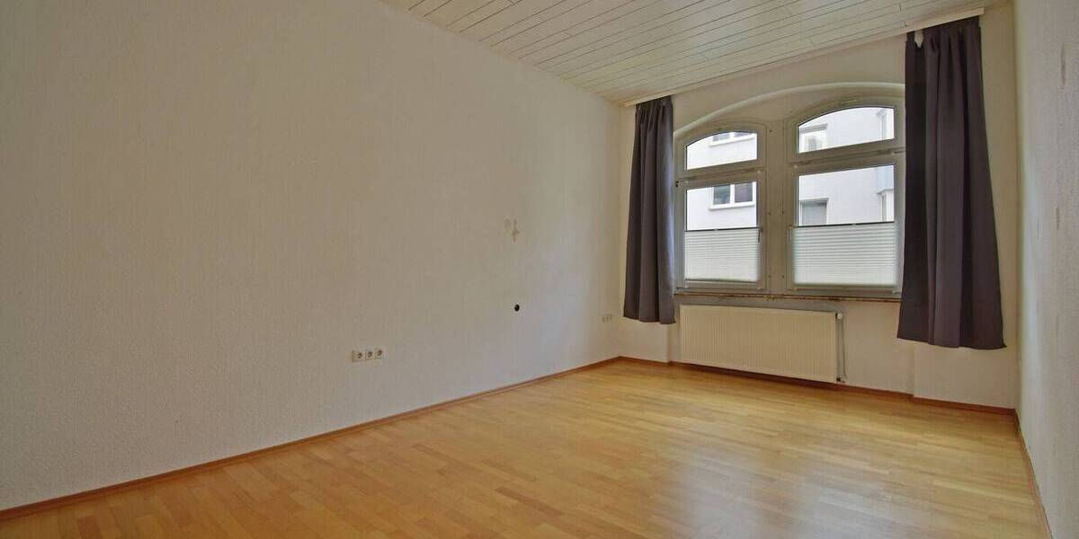 Etagenwohnung Kassel Süd - 4 Zimmer, 107 m&sup2;, 225.000&euro; | Angebot:26816145