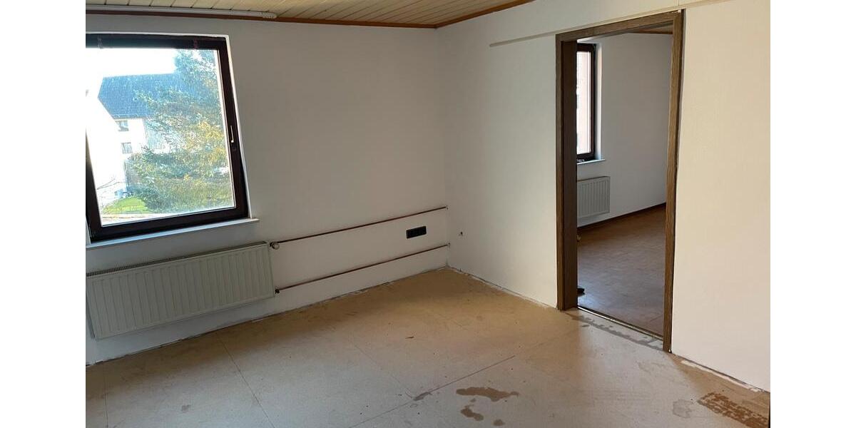 Schönes Einfamilienhaus mit Balkon , Garten, Garage 5 zimmer