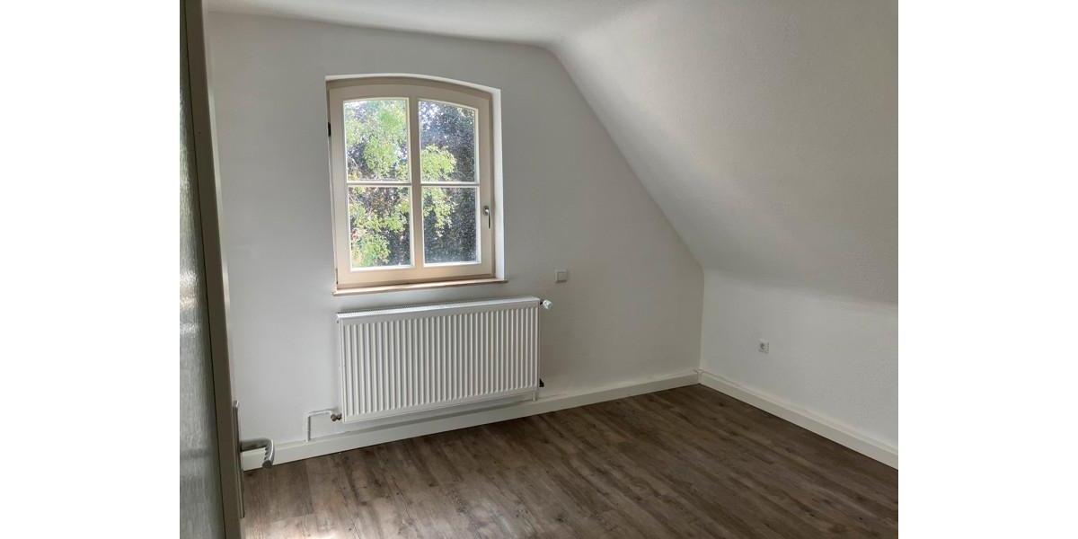 Dachgeschoßwohnung Kassel Harleshausen - 2 Zimmer, 44 m&sup2;, 436&euro; | Angebot:25336133