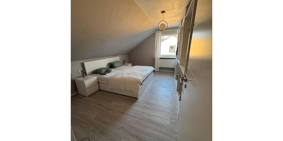 Moderne DG-Wohnung in Niedervellmar – Top-Lage nahe Festplatz 3 zimmer