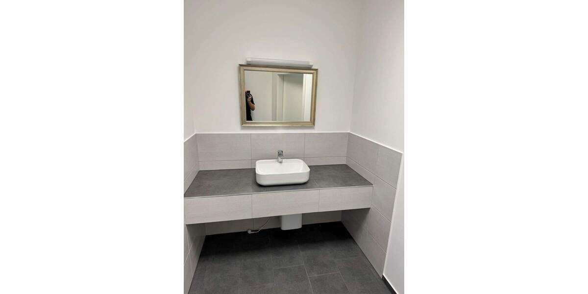 Repräsentative Büro-Praxisfläche in herrschaftlichem Gebäude 1 zimmer