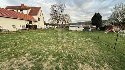 880 M² MIT GENEHMIGTEM BAUANTRAG IN RUHIGER LAGE