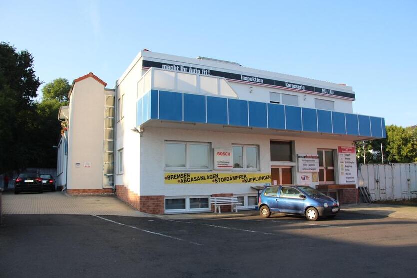 Autohaus mit vielseitiger Nutzungsmöglichkeit zur Vermietung