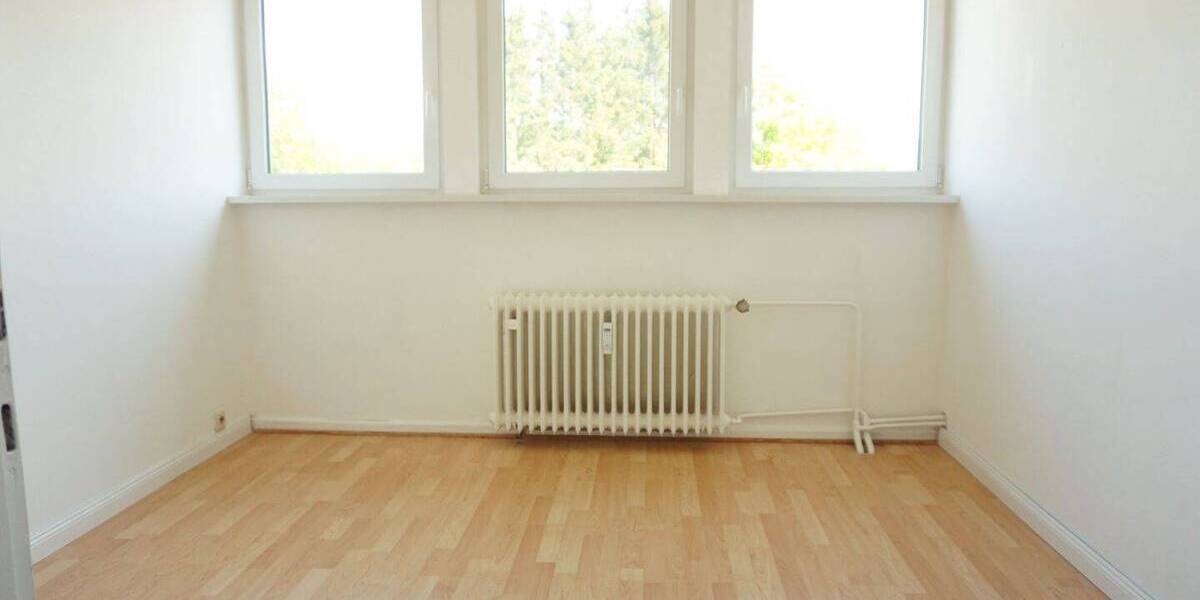 Tolle renovierte 5 Zimmer DG- Wohnung mit Balkon, inkl. Einbauküche, historisches saniertes Gebäude, 4 Parteien 5 zimmer