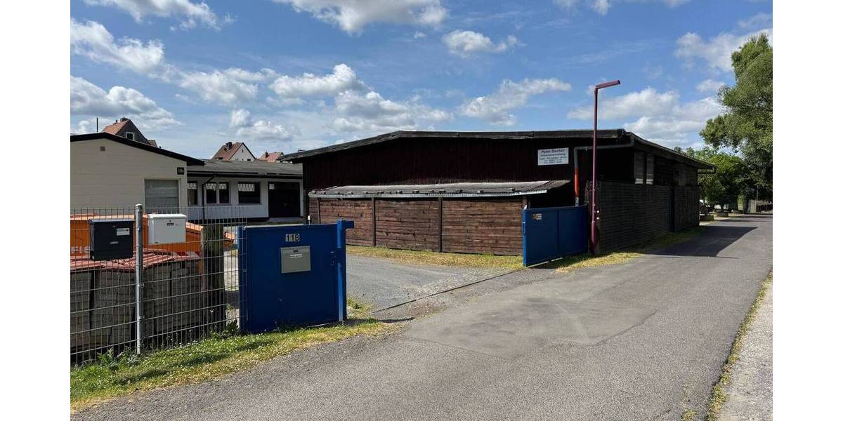 Betriebsgrundstück mit 3 Lagerhallen und einer Wohneinheit zu erwerben zimmer