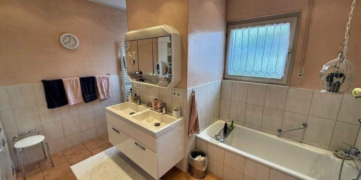 Bungalow in begehrter Wohnlage von Vellmar Stadtgrenze Kassel mit viel Platz und Vollkeller 4 zimmer