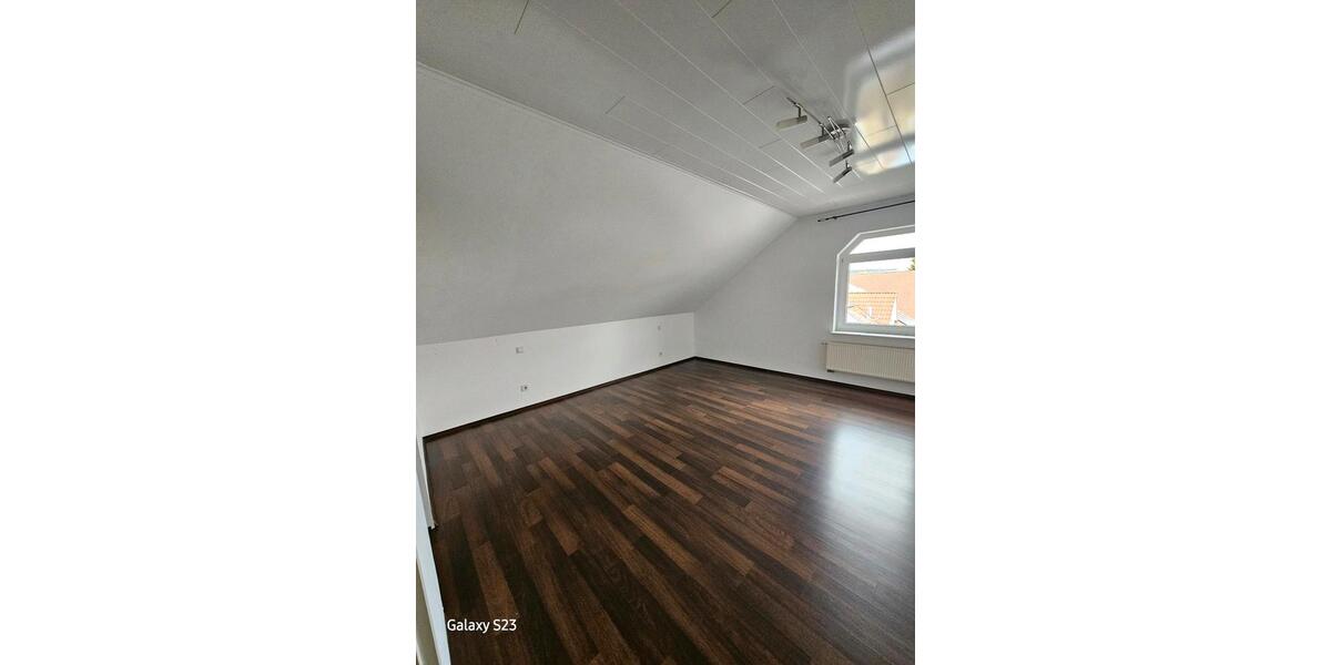 Dachgeschoßwohnung Hofgeismar - 3 Zimmer, 120 m&sup2;, 900&euro; | Angebot:26302643