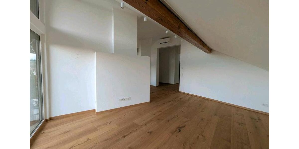 Dachgeschoßwohnung Bad Emstal - 4 Zimmer, 130 m&sup2;, 1.550&euro; | Angebot:26283672