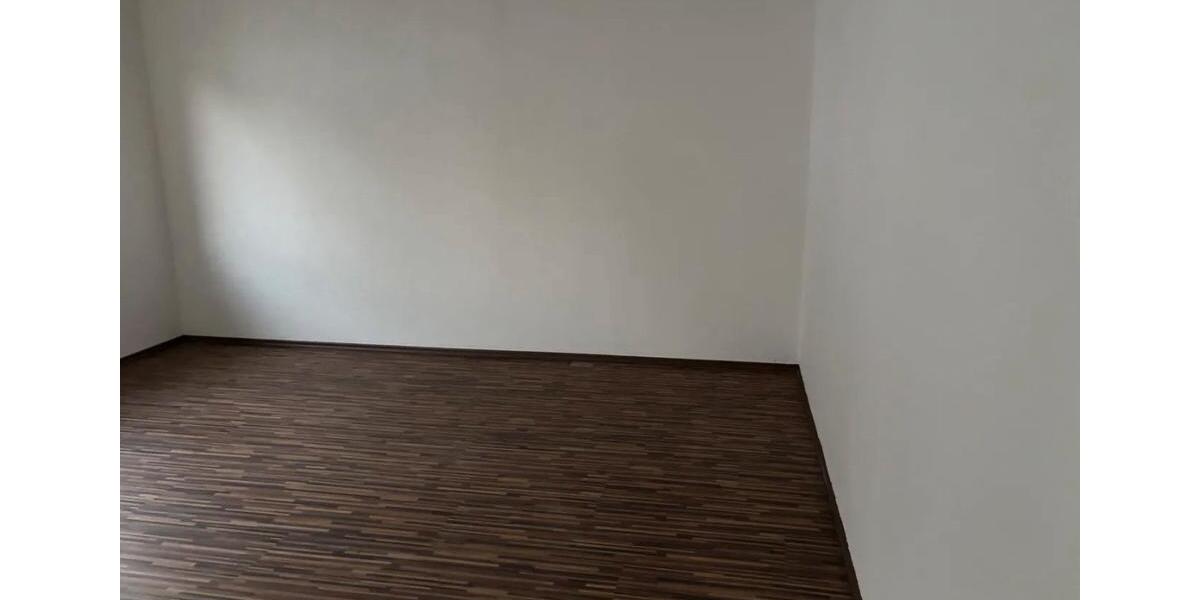 Etagenwohnung Kassel Niederzwehren - 3 Zimmer, 150 m&sup2;, 1.300&euro; | Angebot:27630773
