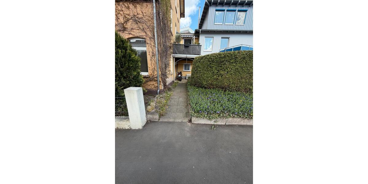 Erdgeschoßwohnung Kassel Bad Wilhelmshöhe - 3 Zimmer, 95 m&sup2;, 1.250&euro; | Angebot:26254497