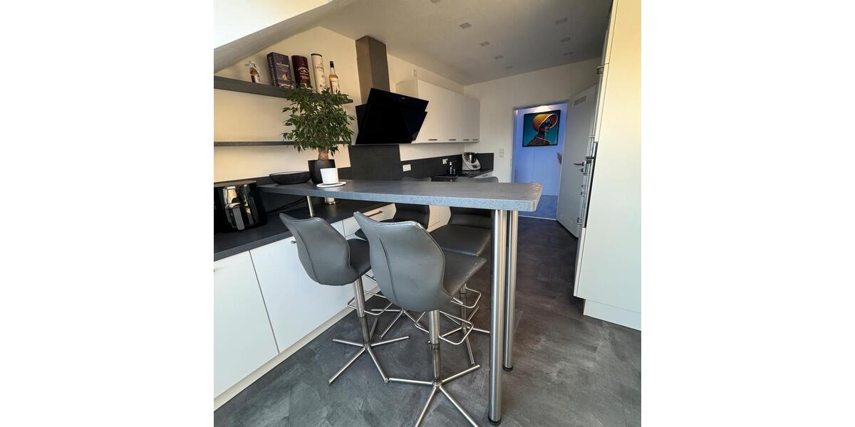 Moderne DG-Wohnung in Niedervellmar – Top-Lage nahe Festplatz 3 zimmer