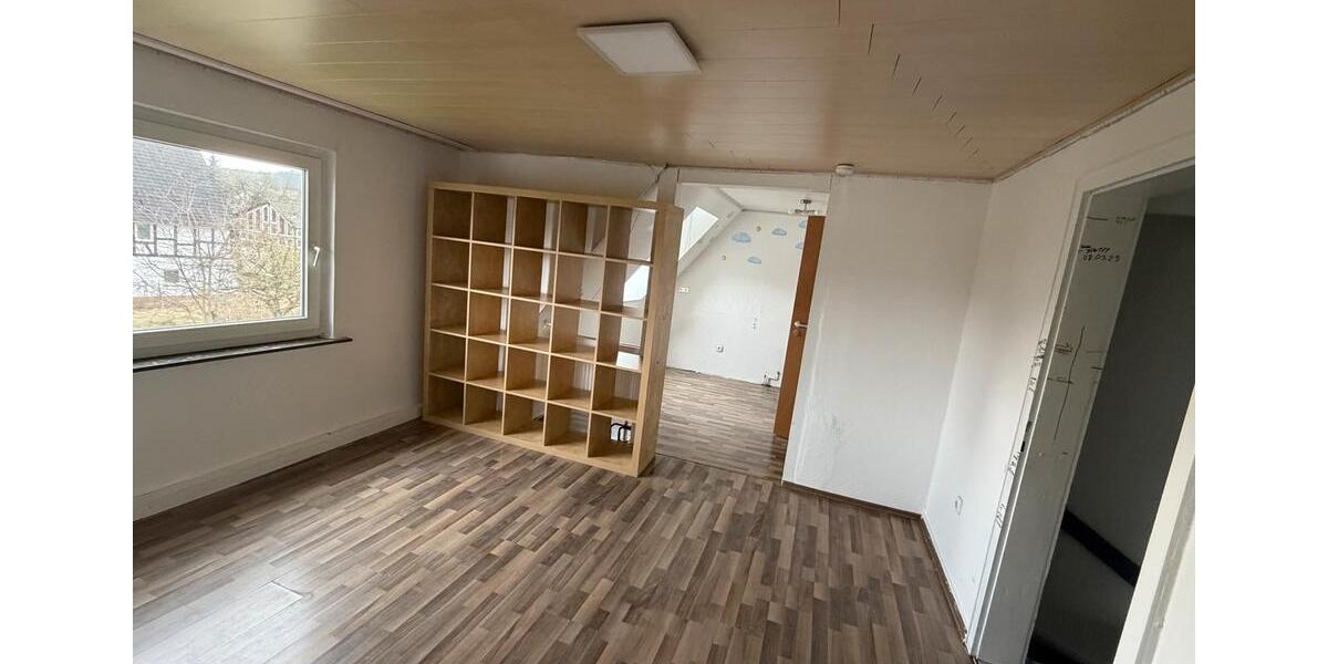 Einfamilienhaus Grebenstein - 5 Zimmer, 140 m&sup2;, 700&euro; | Angebot:25854923