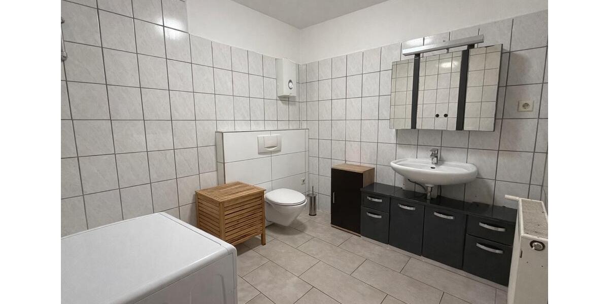 Mehrfamilienhaus, Wohnhaus Calden - 9 Zimmer, 205 m&sup2;, 1.300&euro; | Angebot:26701795