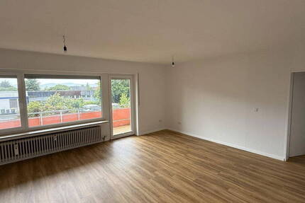Top sanierte 3-Zimmer-Wohnung mit Balkon in ruhiger Lage