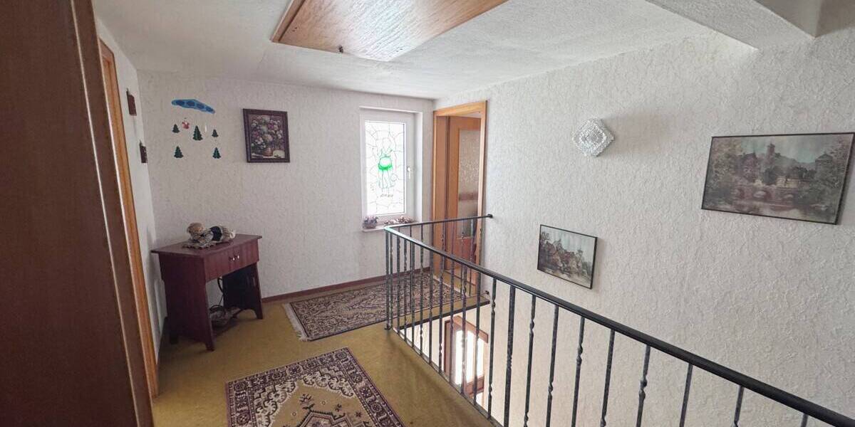 Einfamilienhaus Wolfhagen - 9 Zimmer, 210 m&sup2;, 159.000&euro; | Angebot:26657540