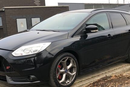 Ford Focus 193.500 km 8.700 &euro; Kassel 34134