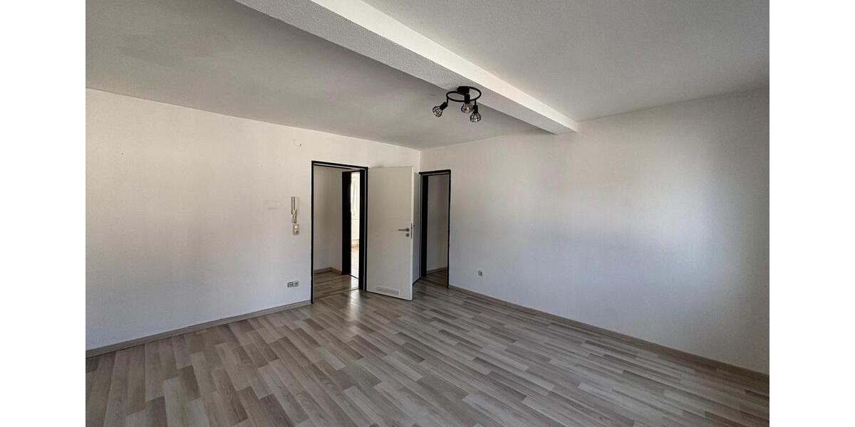 80 m² | 4 Zimmer | elektr. Rollläden | zentrale Lage | ab Sofort 4 zimmer