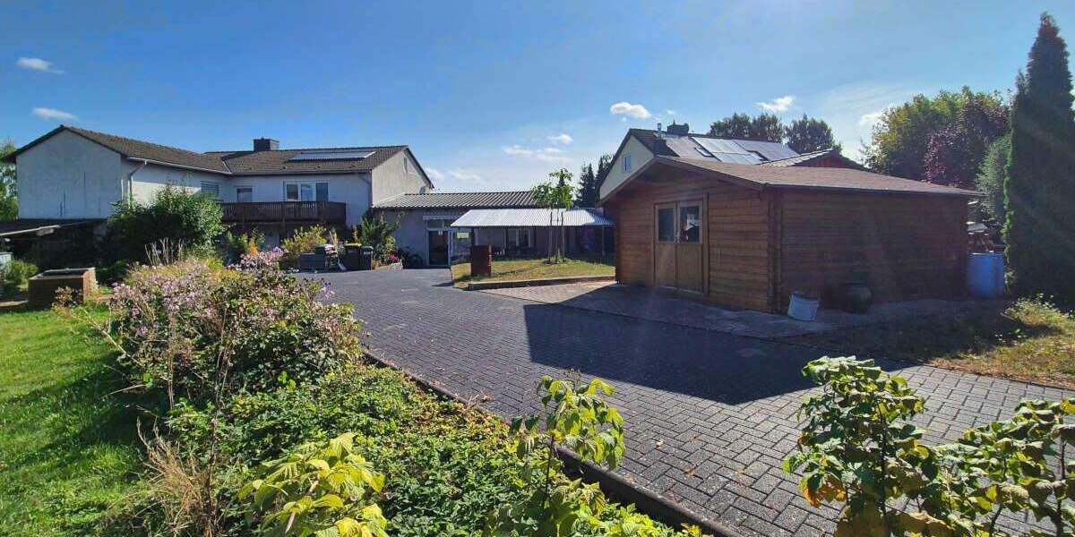 Einfamilienhaus Calden - 9 Zimmer, 260 m&sup2;, 289.000&euro; | Angebot:25335817