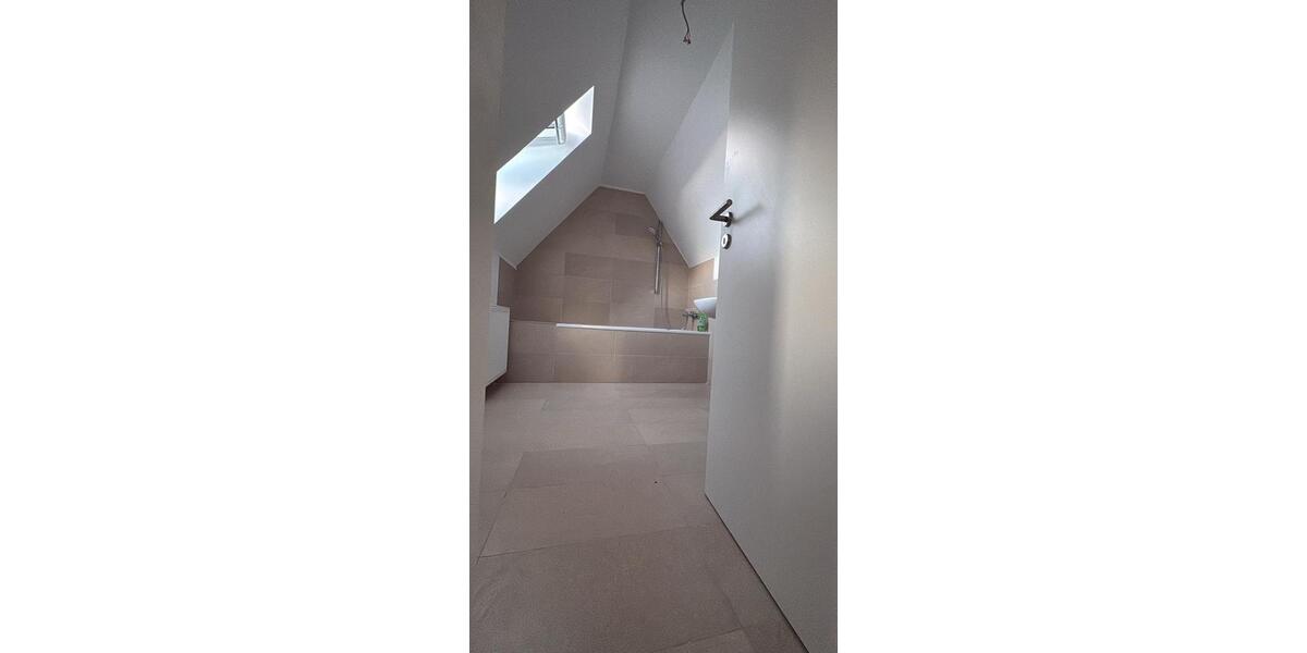 Dachgeschoßwohnung Kassel Niederzwehren - 2 Zimmer, 70 m&sup2;, 780&euro; | Angebot:25306071