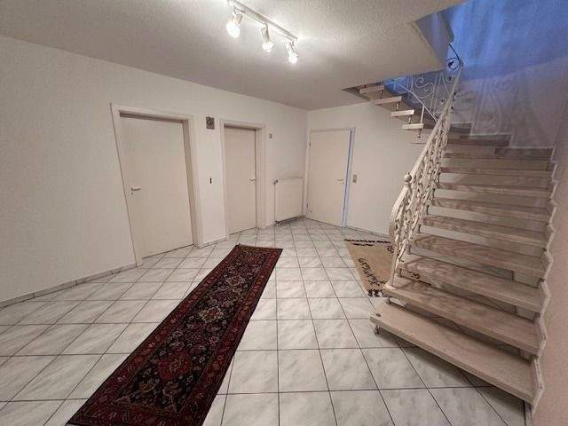 Einfamilienhaus Gudensberg Obervorschütz - 7 Zimmer, 285 m&sup2;, 595.000&euro; | Angebot:25929124