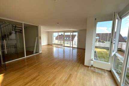 Haus zum Mieten in Schlaitdorf 1.950 € 182 m²