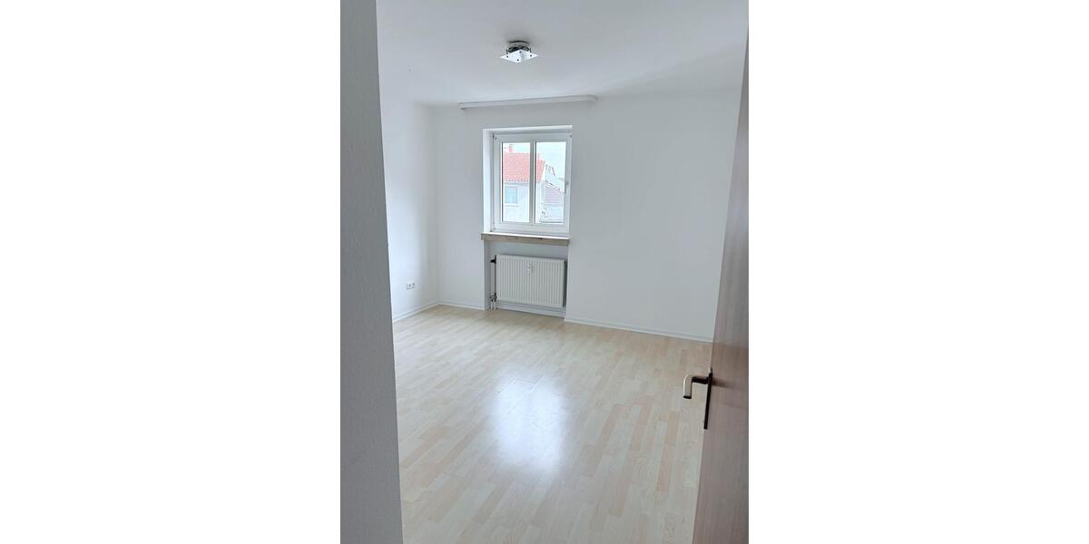 Etagenwohnung Hofgeismar - 3 Zimmer, 74 m&sup2;, 550&euro; | Angebot:26036556
