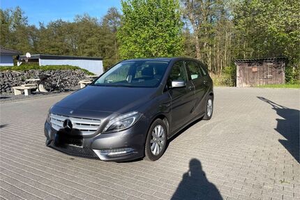 Mercedes B 180