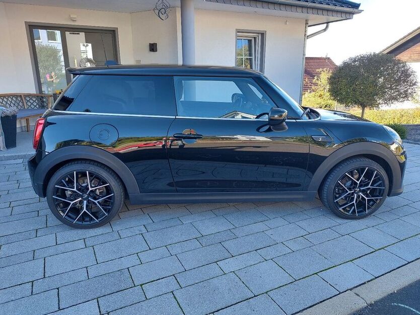 Cooper SE