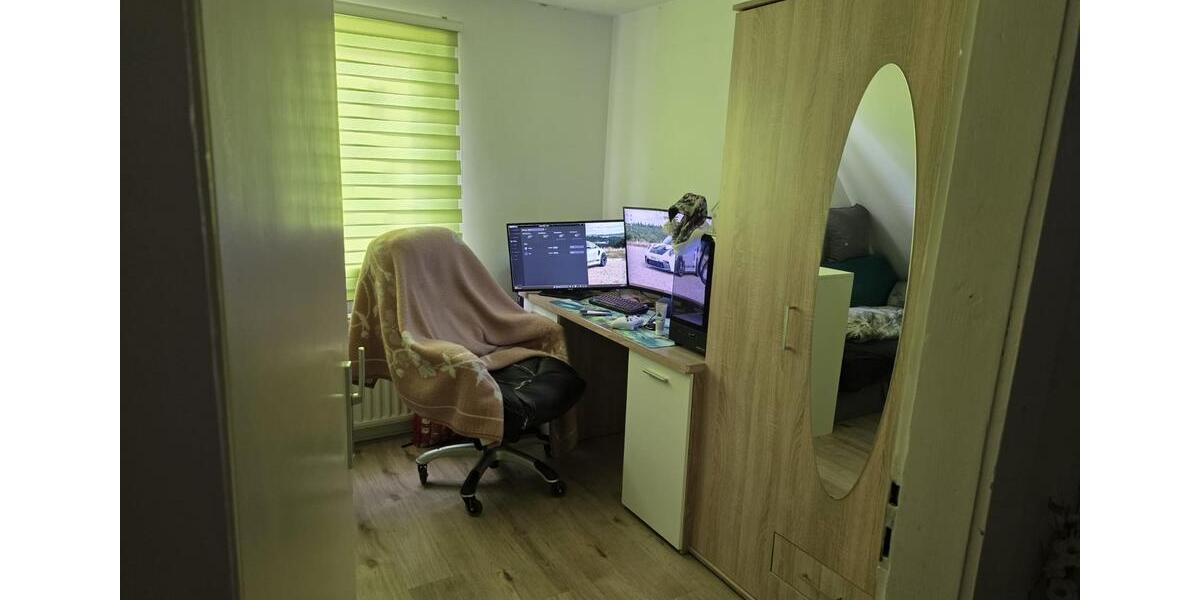 Dachgeschoßwohnung Helsa - 5 Zimmer, 102 m&sup2;, 650&euro; | Angebot:26121915