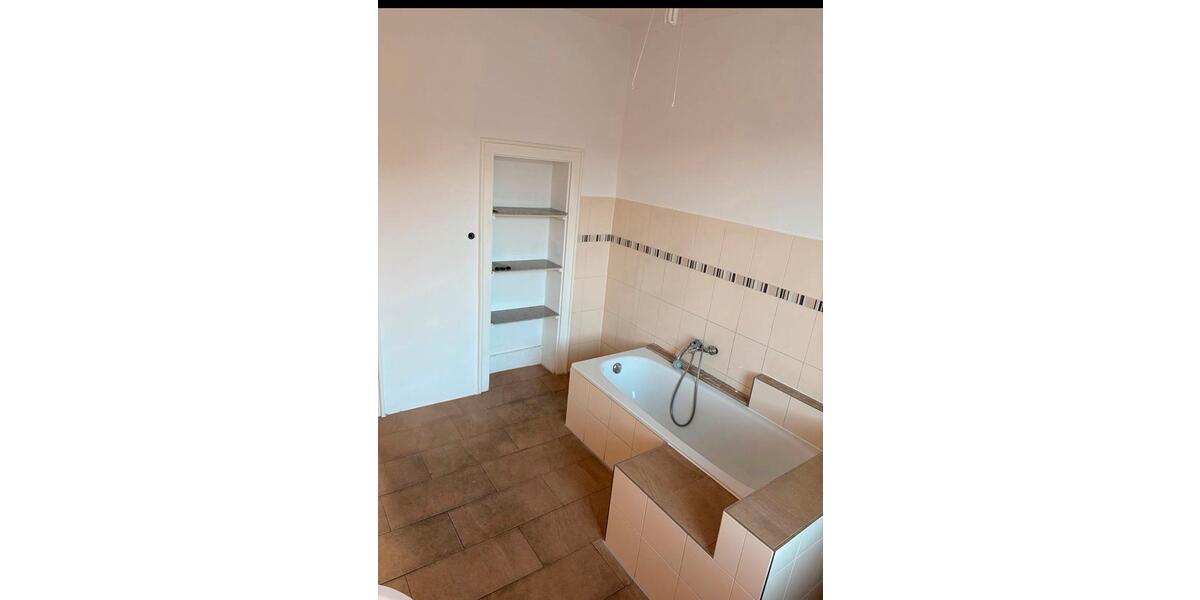 Etagenwohnung Kassel Bettenhausen - 4 Zimmer, 116 m&sup2;, 1.600&euro; | Angebot:25479972