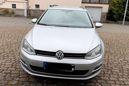 VW Golf 238.000 km 5.500 &euro; Hessisch Lichtenau 37235