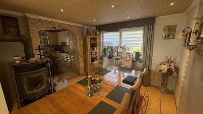 MODERNISIERT MIT WINTERGARTEN UND TOP-AUSSTATTUNG - Einfamilienhaus Fuldatal | Angebot:27229302