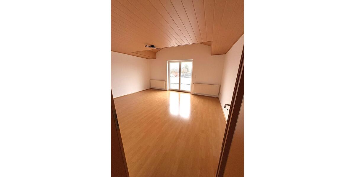 Wohnung mit Balkon, neuer Küche & Bad in Kassel-Niederzwehren 6 zimmer