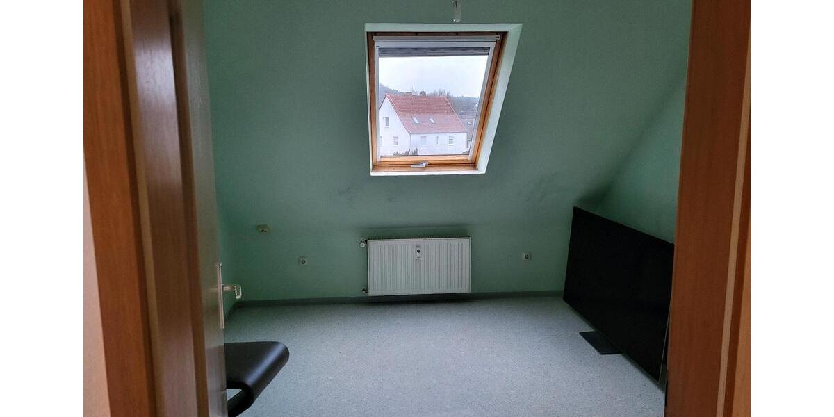 Dachgeschoßwohnung Naumburg - 3 Zimmer, 69 m&sup2;, 450&euro; | Angebot:25782764