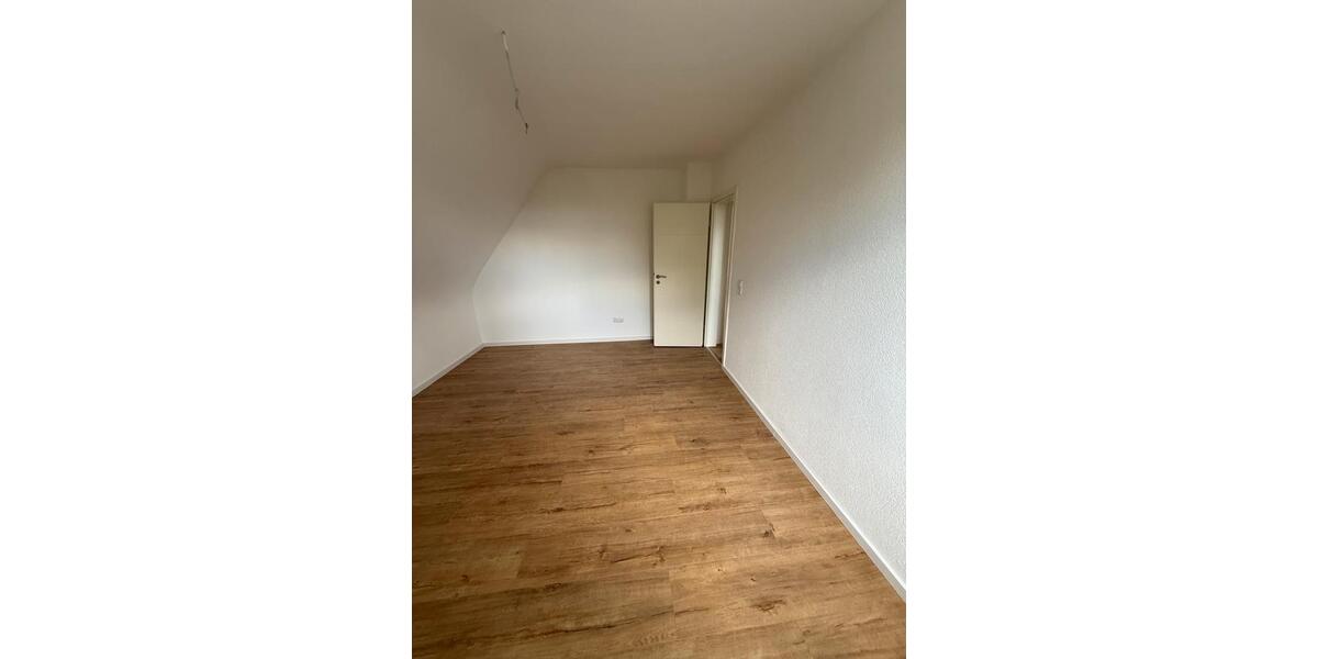 Dachgeschoßwohnung Baunatal - 2 Zimmer, 65 m&sup2;, 690&euro; | Angebot:26632470