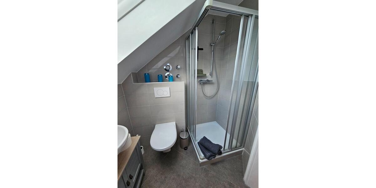 Möblierte 2,5 Zimmer-Dachgeschoss-Wohnung am Bergpark 2.5 zimmer