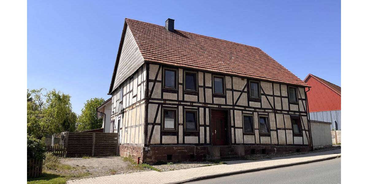 Einfamilienhaus Hofgeismar Schöneberg - 8 Zimmer, 184 m&sup2;, 129.000&euro; | Angebot:25670413