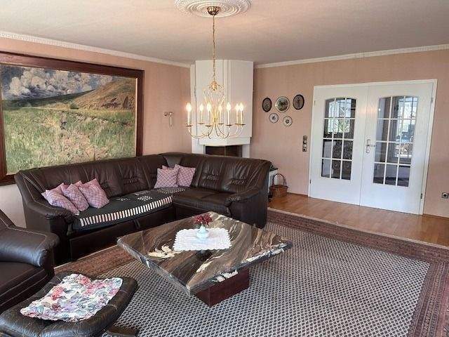 Einfamilienhaus Gudensberg Obervorschütz - 7 Zimmer, 285 m&sup2;, 595.000&euro; | Angebot:25929124