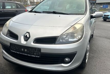 Renault Clio 146.000 km 1.999 &euro; Kassel 34123
