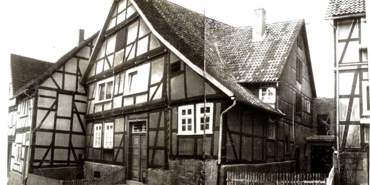 Einfamilienhaus Wolfhagen - 9 Zimmer, 210 m&sup2;, 159.000&euro; | Angebot:26657540