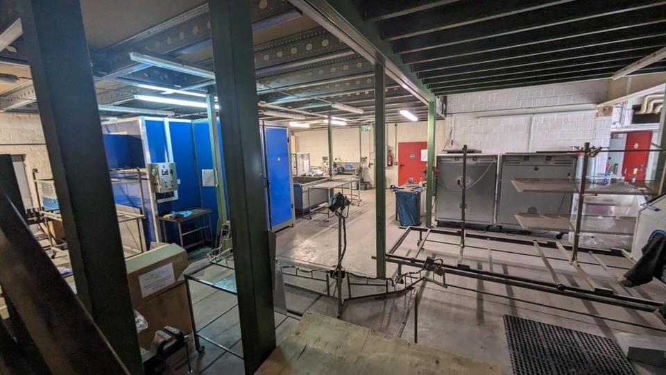 Hallen und Büroflächen am Platz der Deutschen Einheit zimmer