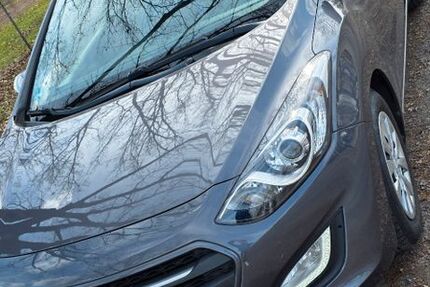 Hyundai i30 48.000 km 9.900 &euro; Kassel 34123